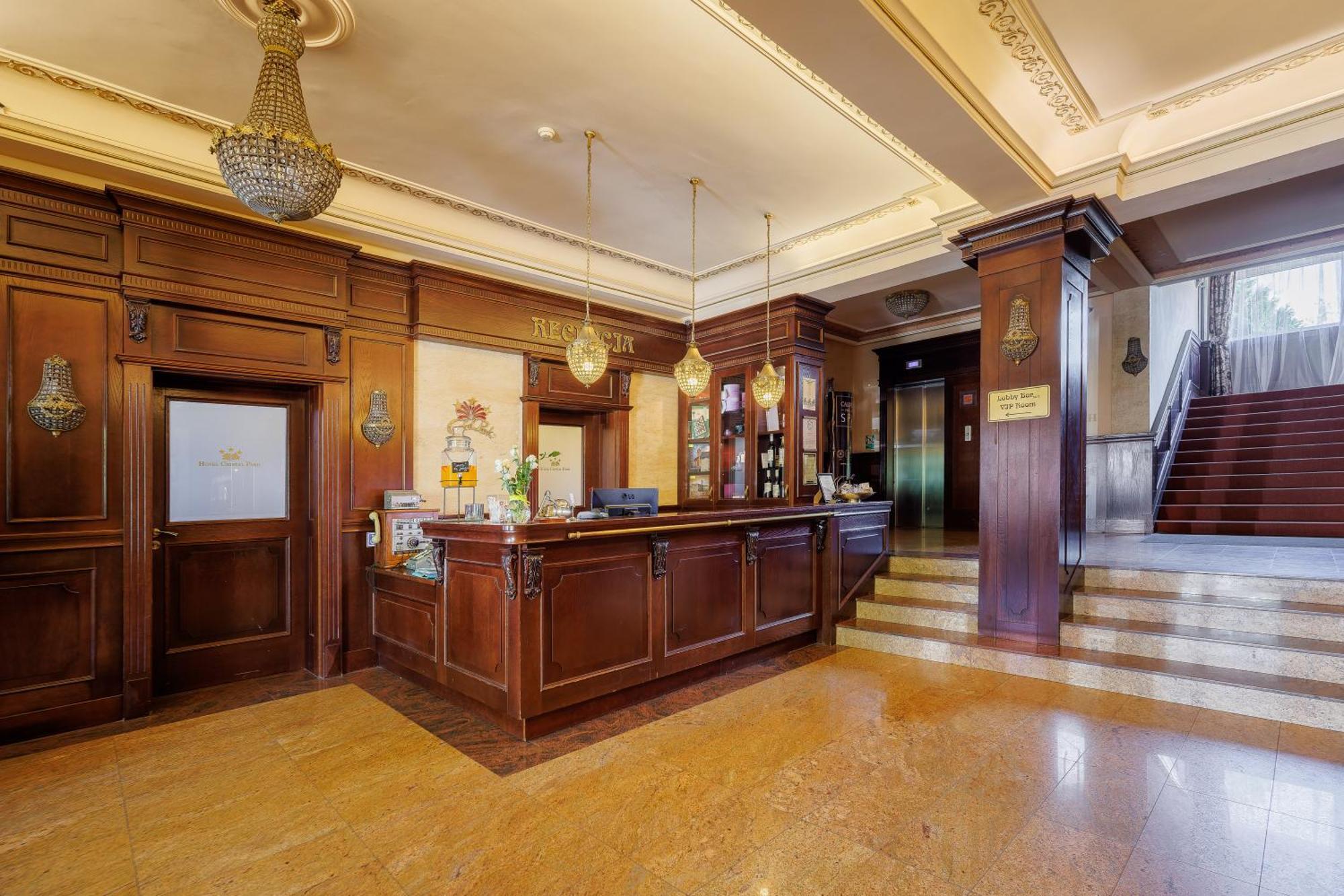 Hotel Cristal Park Tarnow Exterior photo