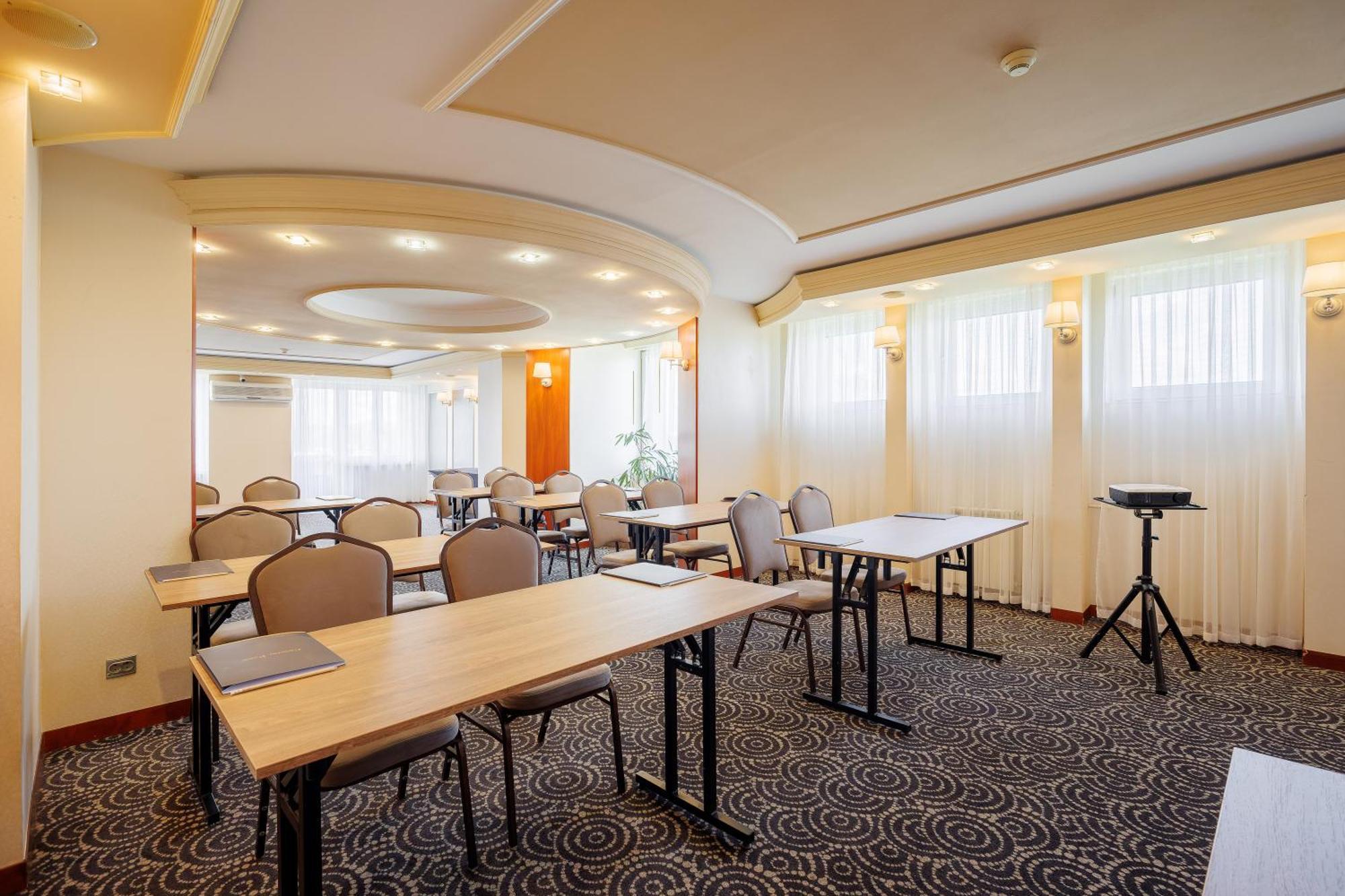 Hotel Cristal Park Tarnow Exterior photo