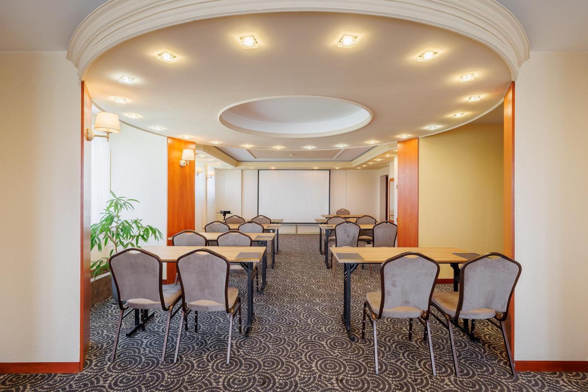 Hotel Cristal Park Tarnow Exterior photo