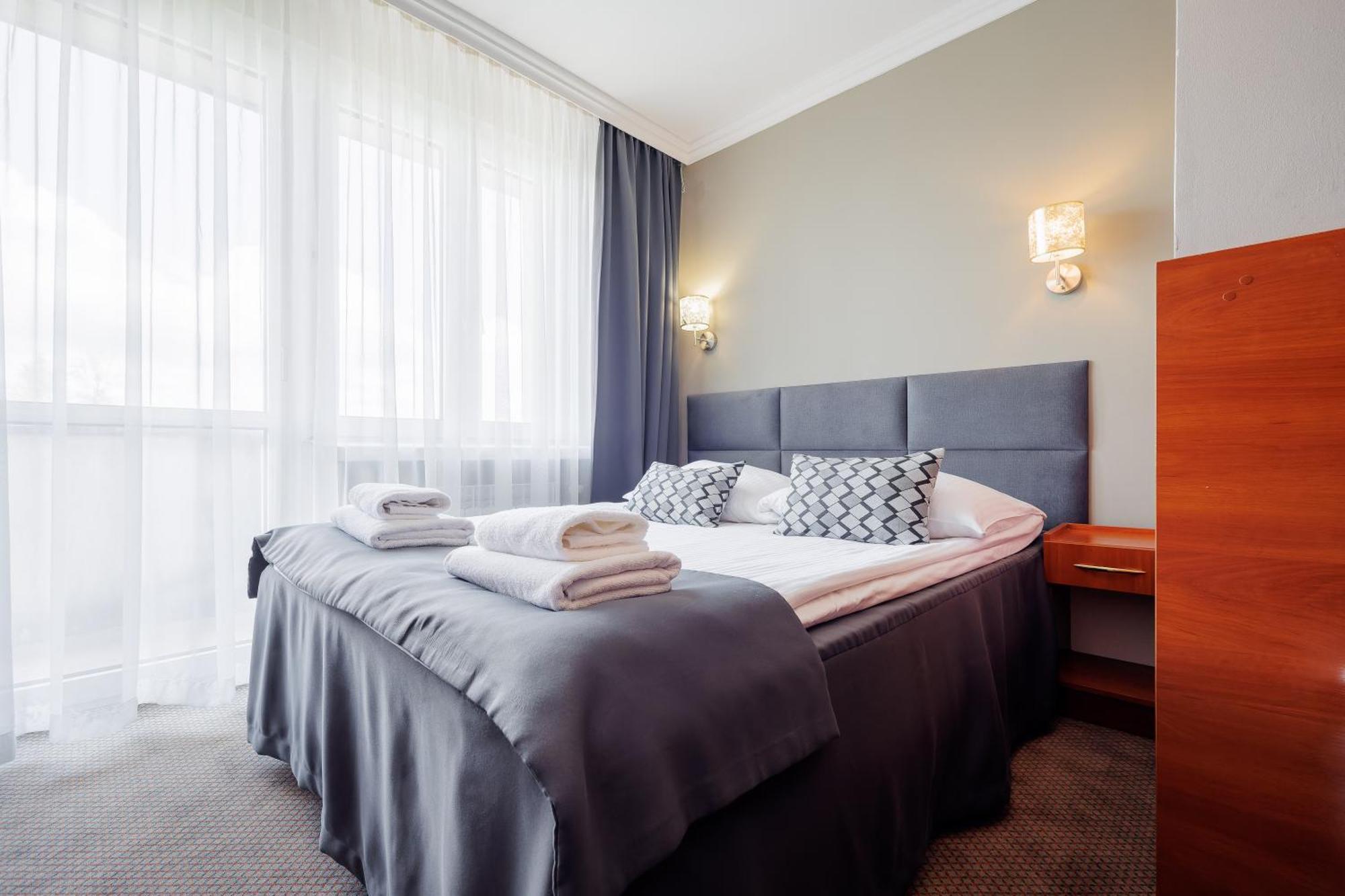 Hotel Cristal Park Tarnow Exterior photo