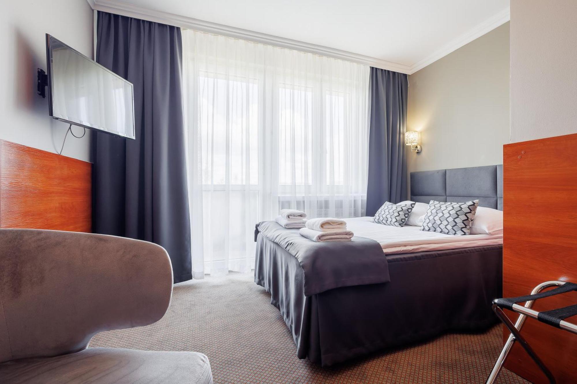 Hotel Cristal Park Tarnow Exterior photo