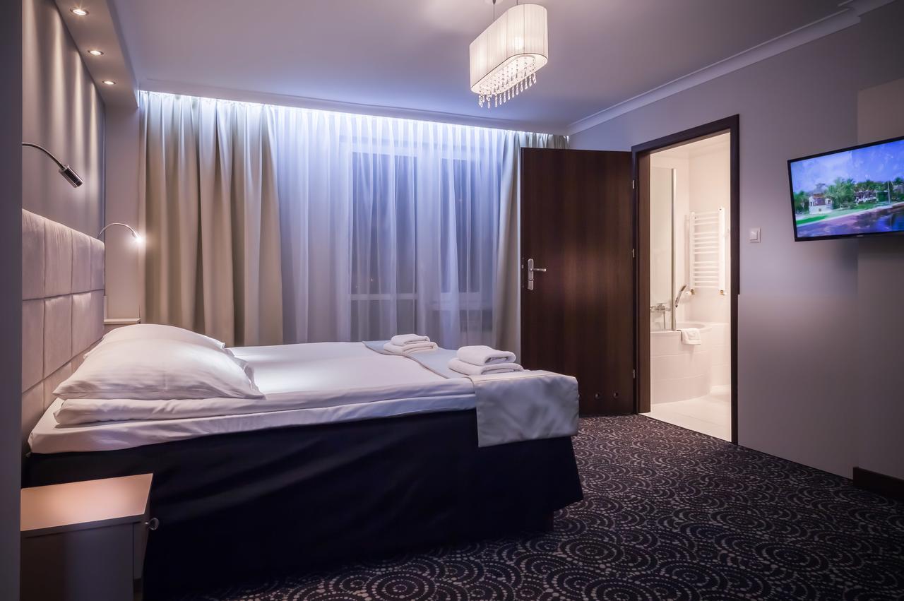 Hotel Cristal Park Tarnow Exterior photo